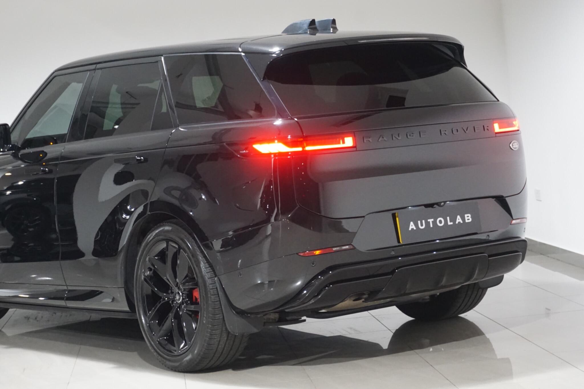 Land Rover Range Rover Sport 3.0 D300 MHEV Dynamic SE Auto 4WD Euro 6 (s/s) 5dr